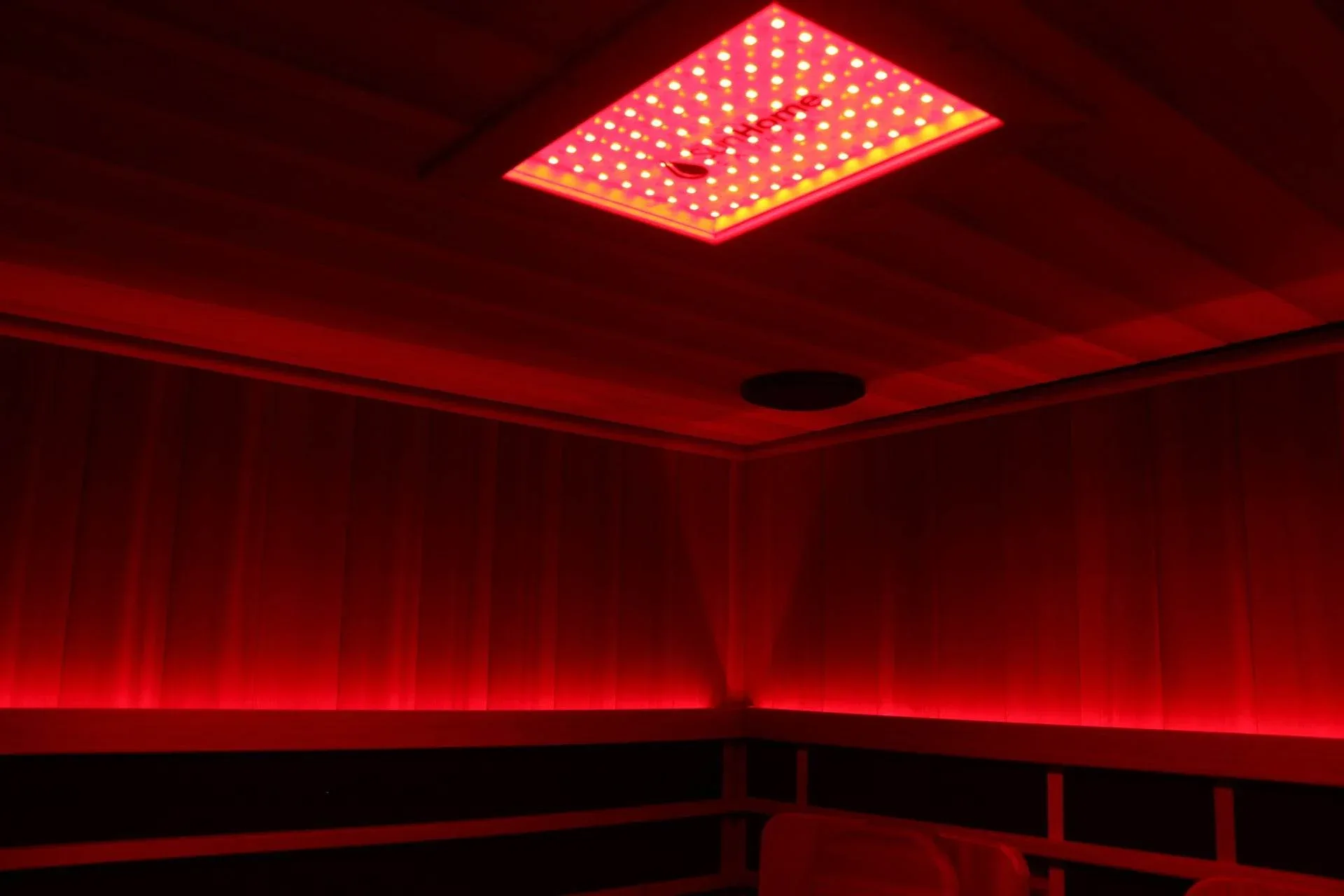 Sun Home Eclipse™ 4-Person Red Light & Infrared Sauna - Image 14